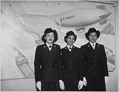 238px-_Hospital_Apprentices_second_class_Ruth_C._Isaacs,_Katherine_Horton_and_Inez_Patterson_(left_to_right)_are_the_first_Neg_-_NARA_-_520634
